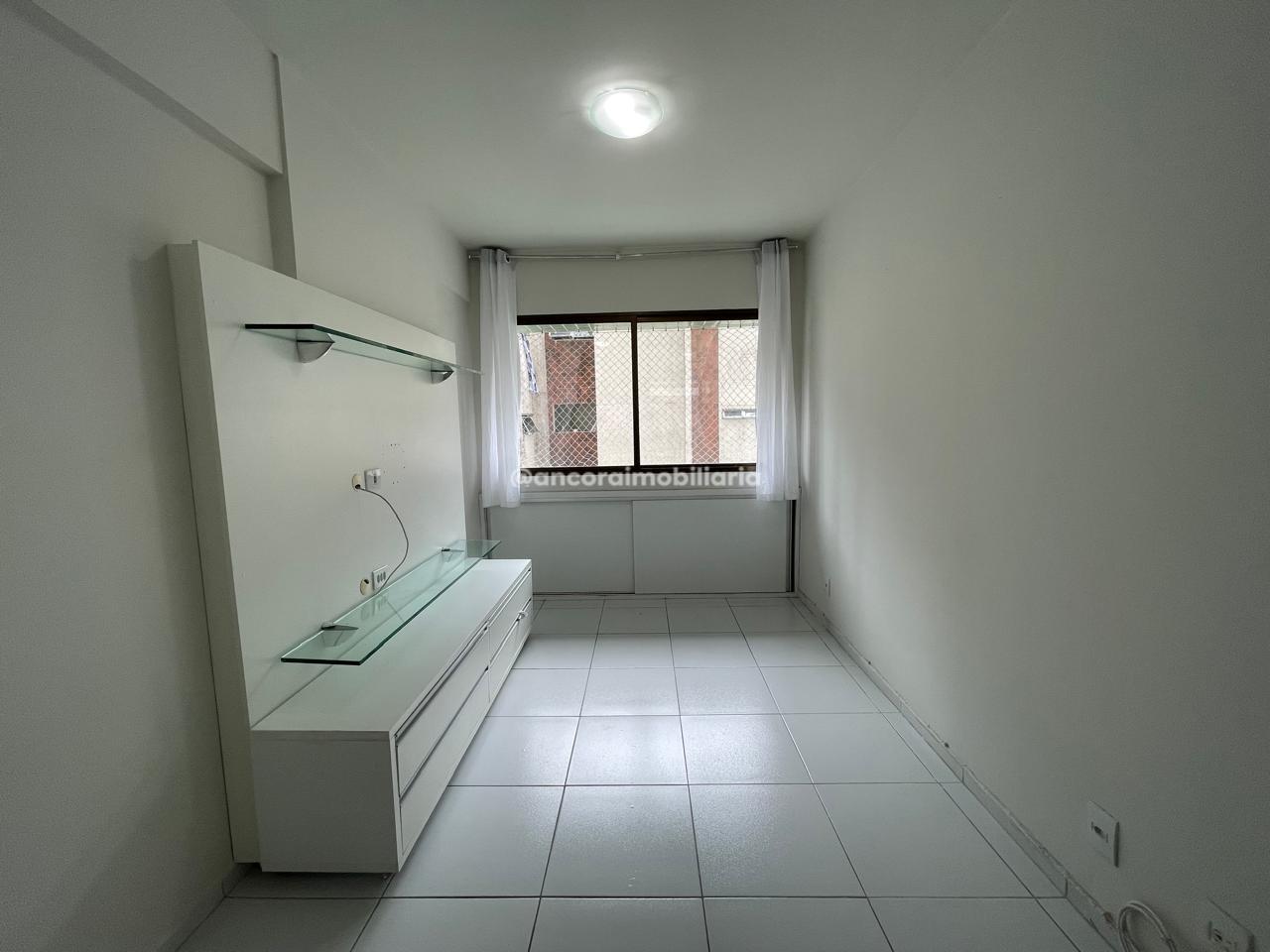 Apartamento para aluguel no Aflitos: 