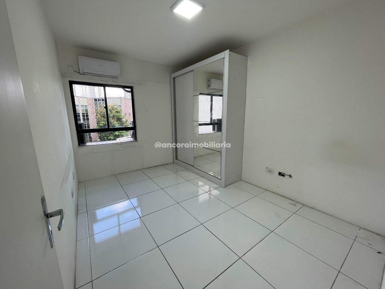 Apartamento para aluguel no Espinheiro: 