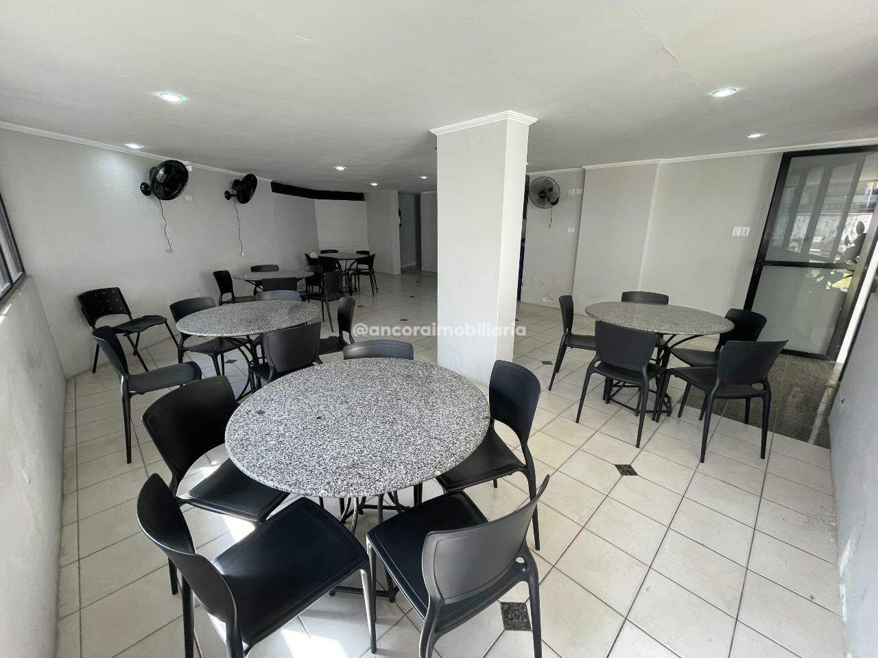 Apartamento para aluguel no Espinheiro: 