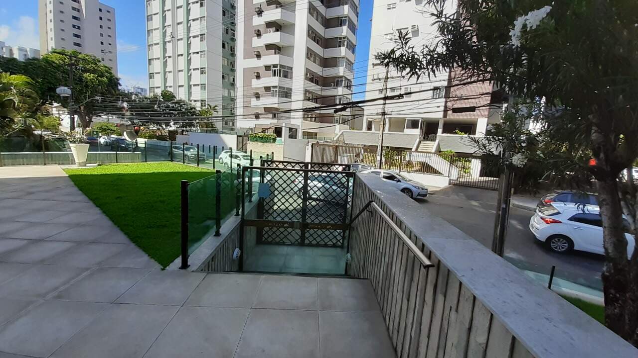 Apartamento à venda no Graças: Entrada