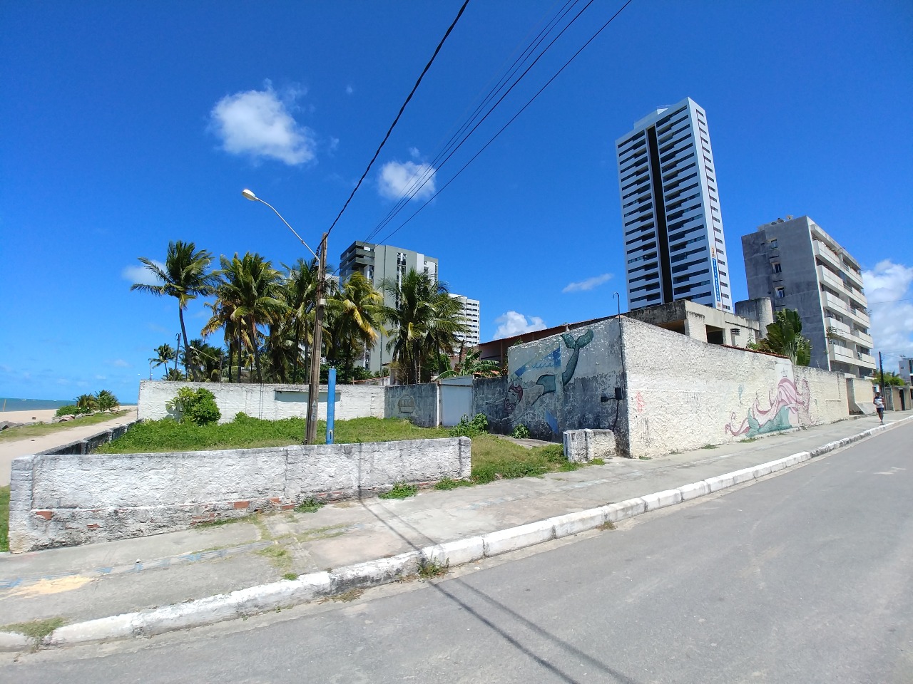 Casa Comercial para aluguel no Candeias: 