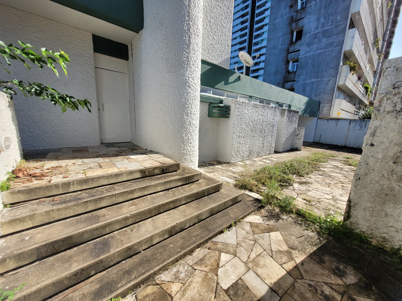 Casa Comercial para aluguel no Candeias: 