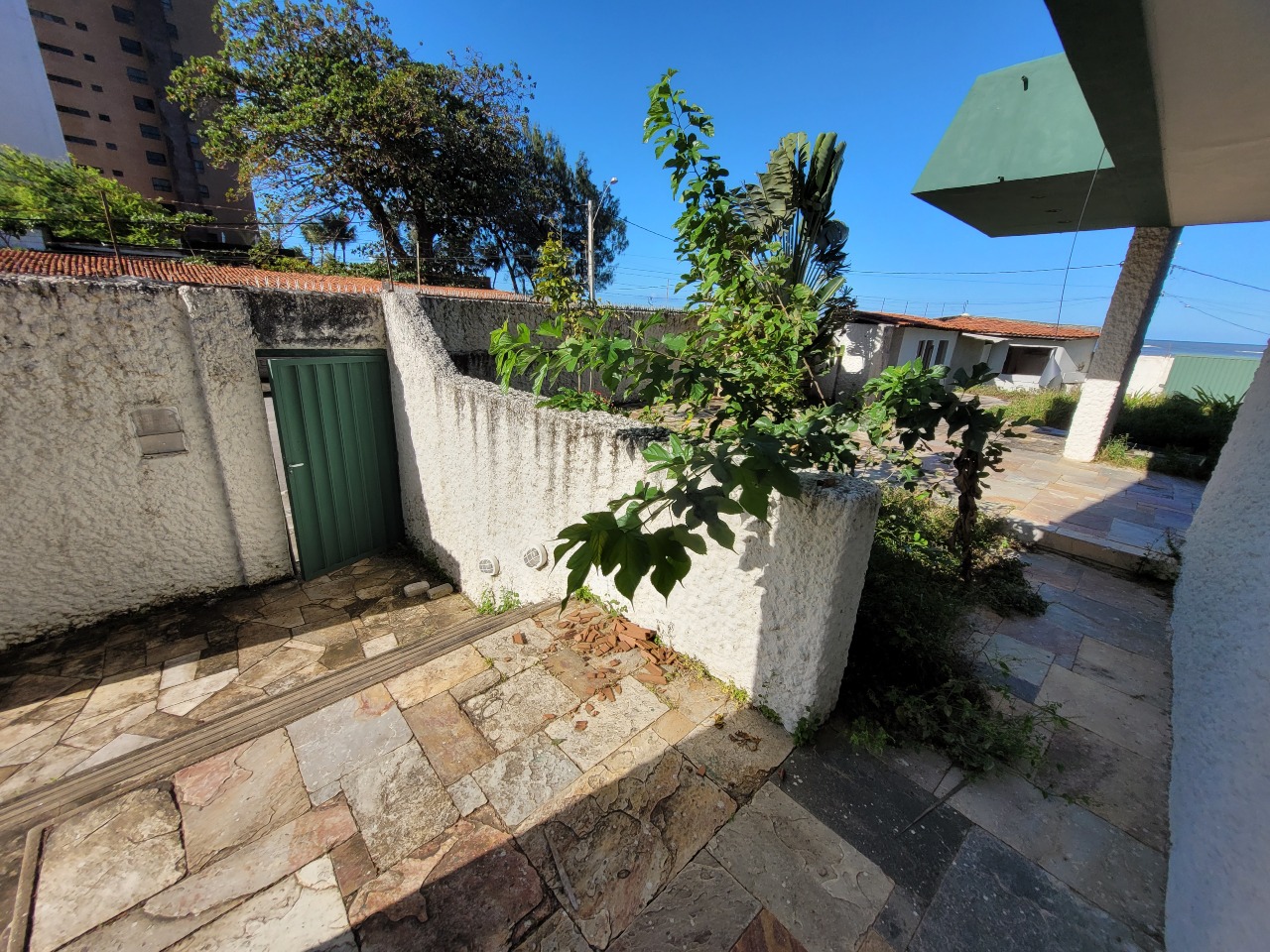 Casa Comercial para aluguel no Candeias: 