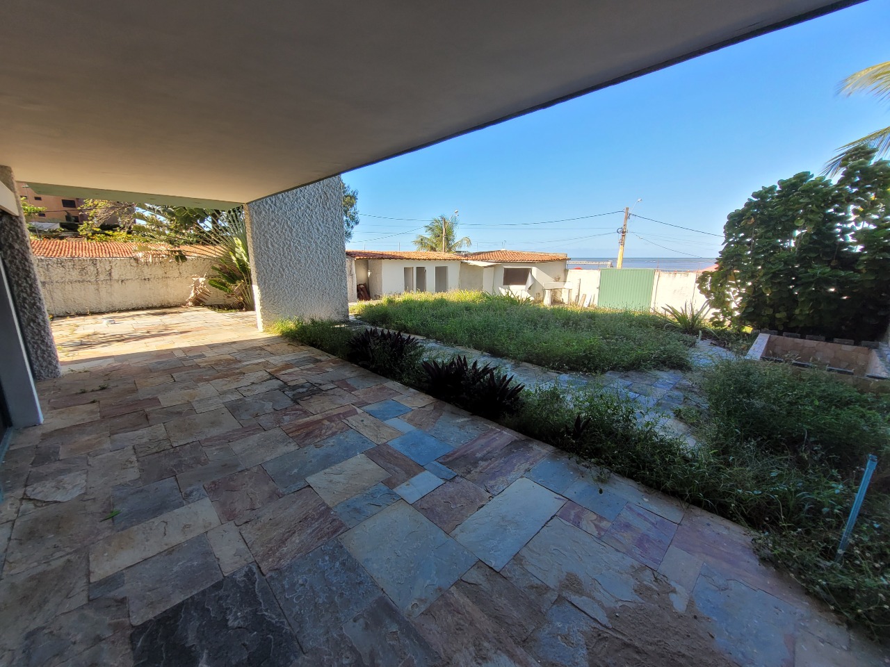 Casa Comercial para aluguel no Candeias: 