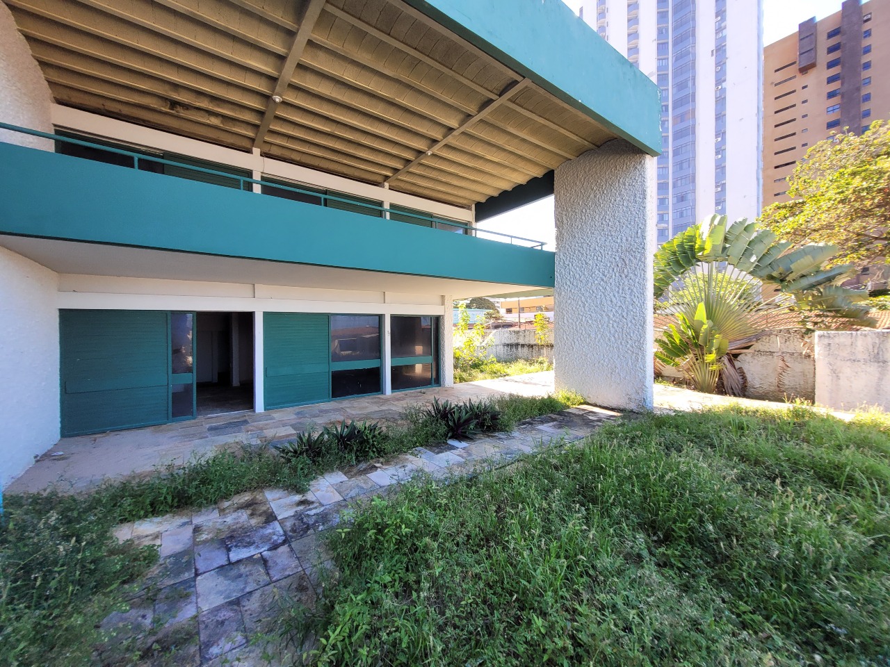 Casa Comercial para aluguel no Candeias: 