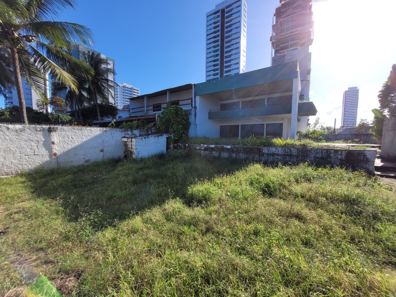 Casa Comercial para aluguel no Candeias: 