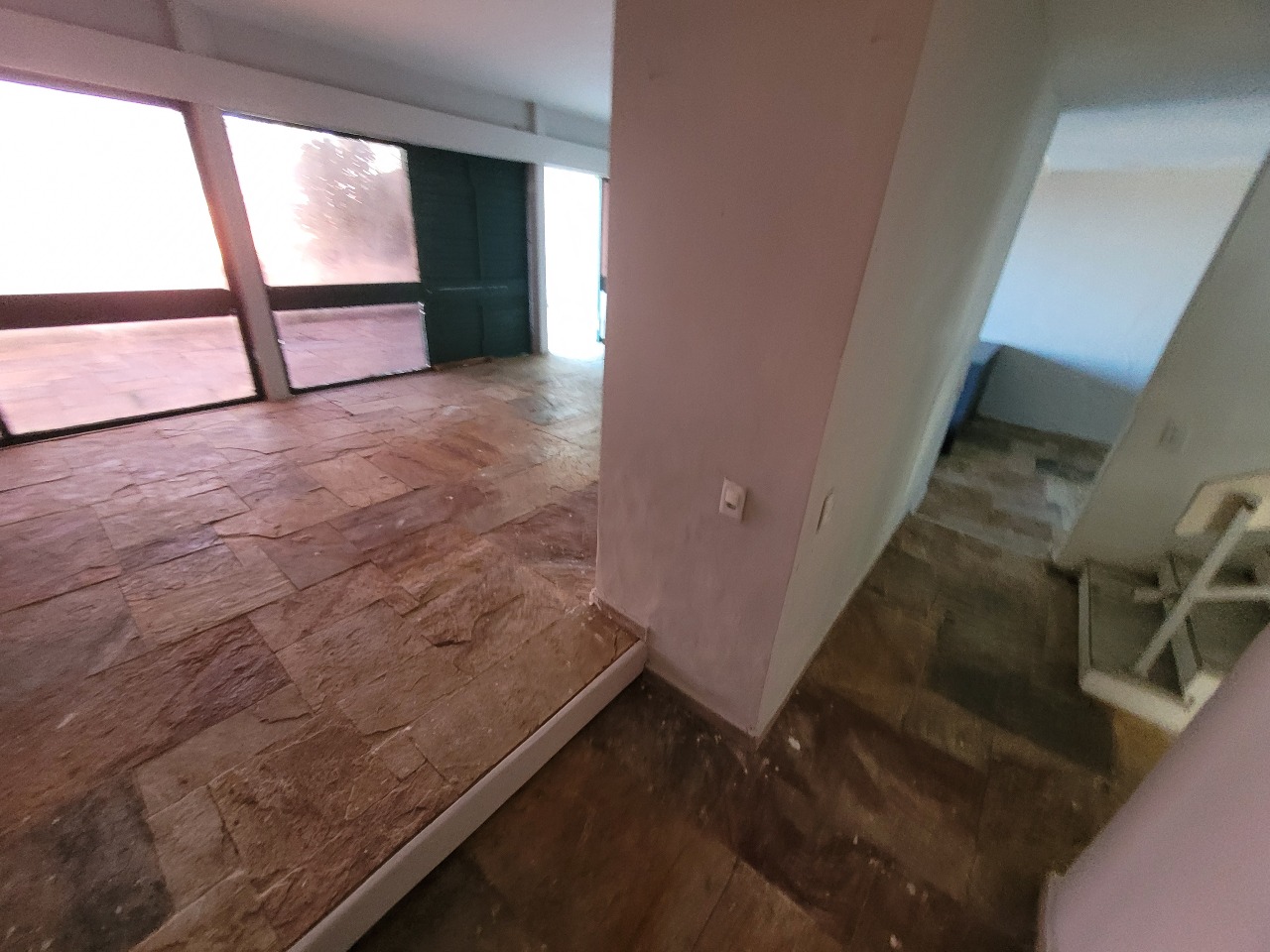 Casa Comercial para aluguel no Candeias: 