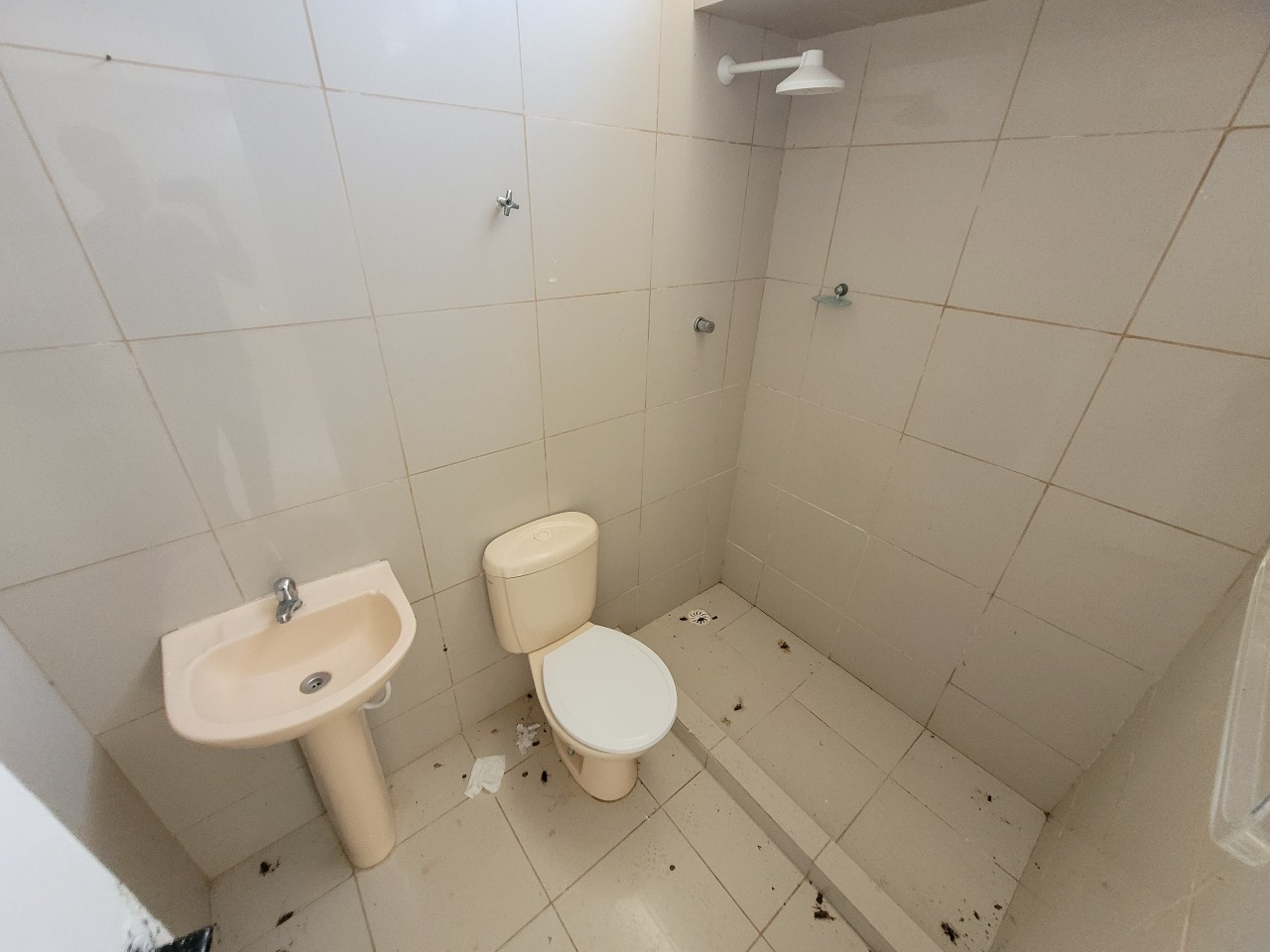 Casa Comercial para aluguel no Candeias: 