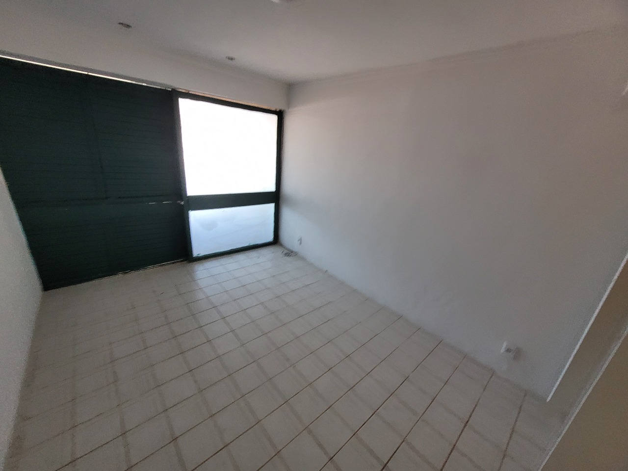 Casa Comercial para aluguel no Candeias: 