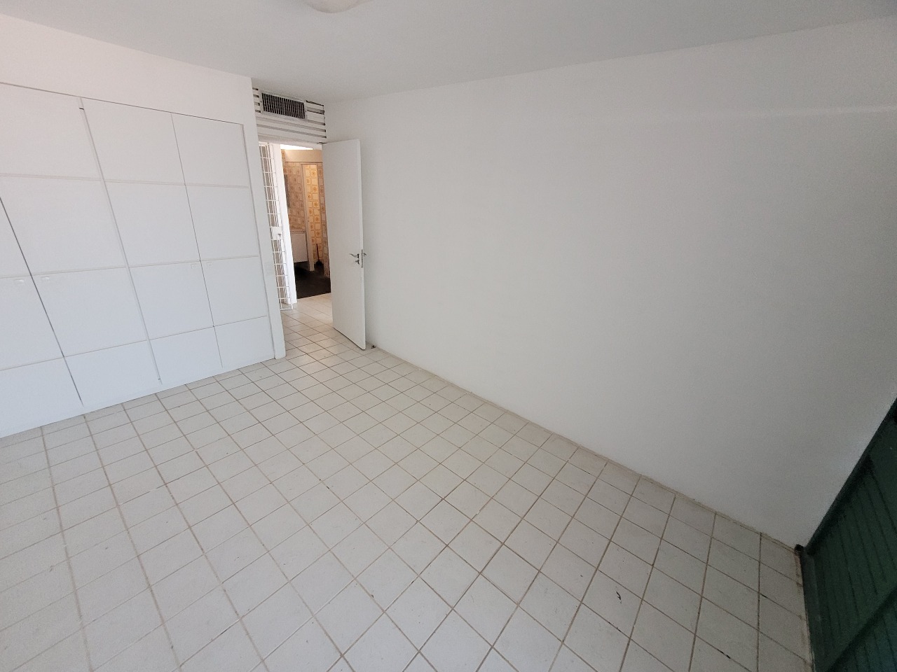 Casa Comercial para aluguel no Candeias: 