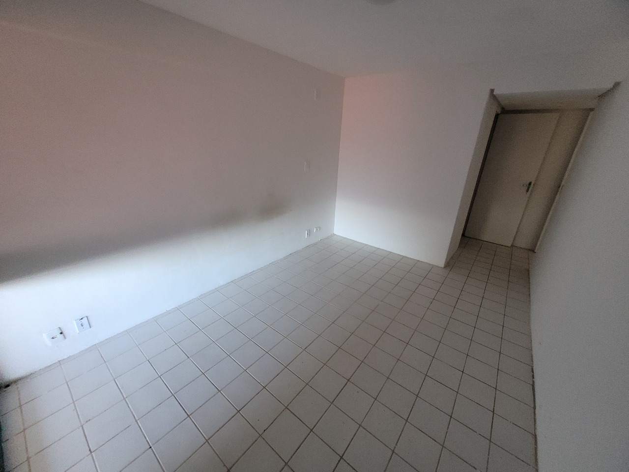 Casa Comercial para aluguel no Candeias: 