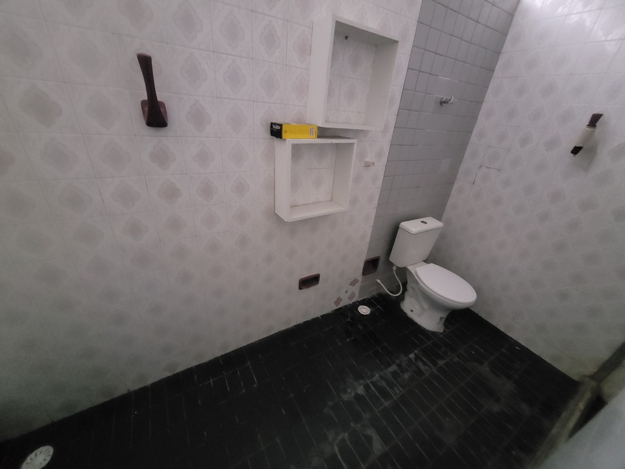 Casa Comercial para aluguel no Candeias: 