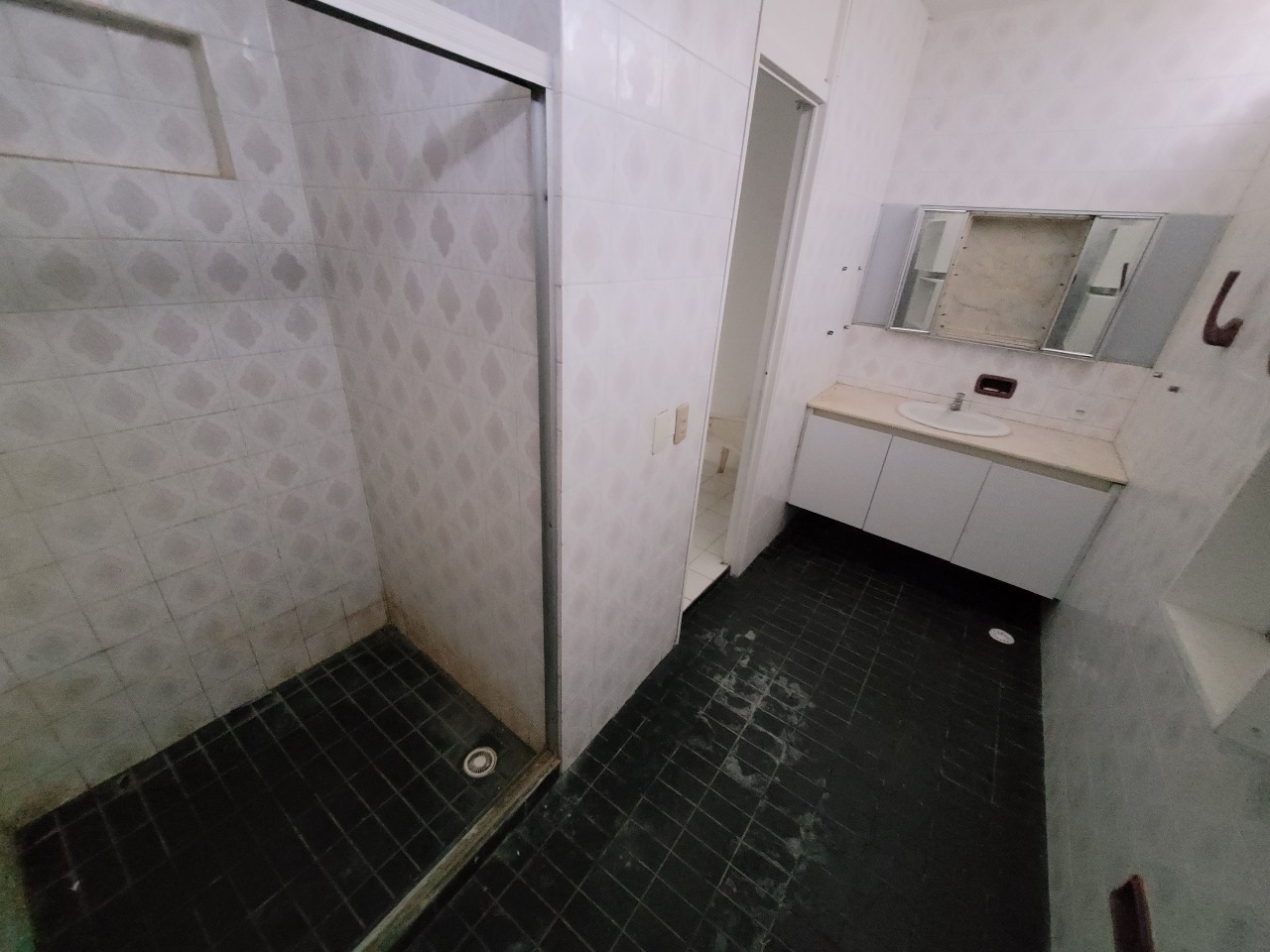 Casa Comercial para aluguel no Candeias: 