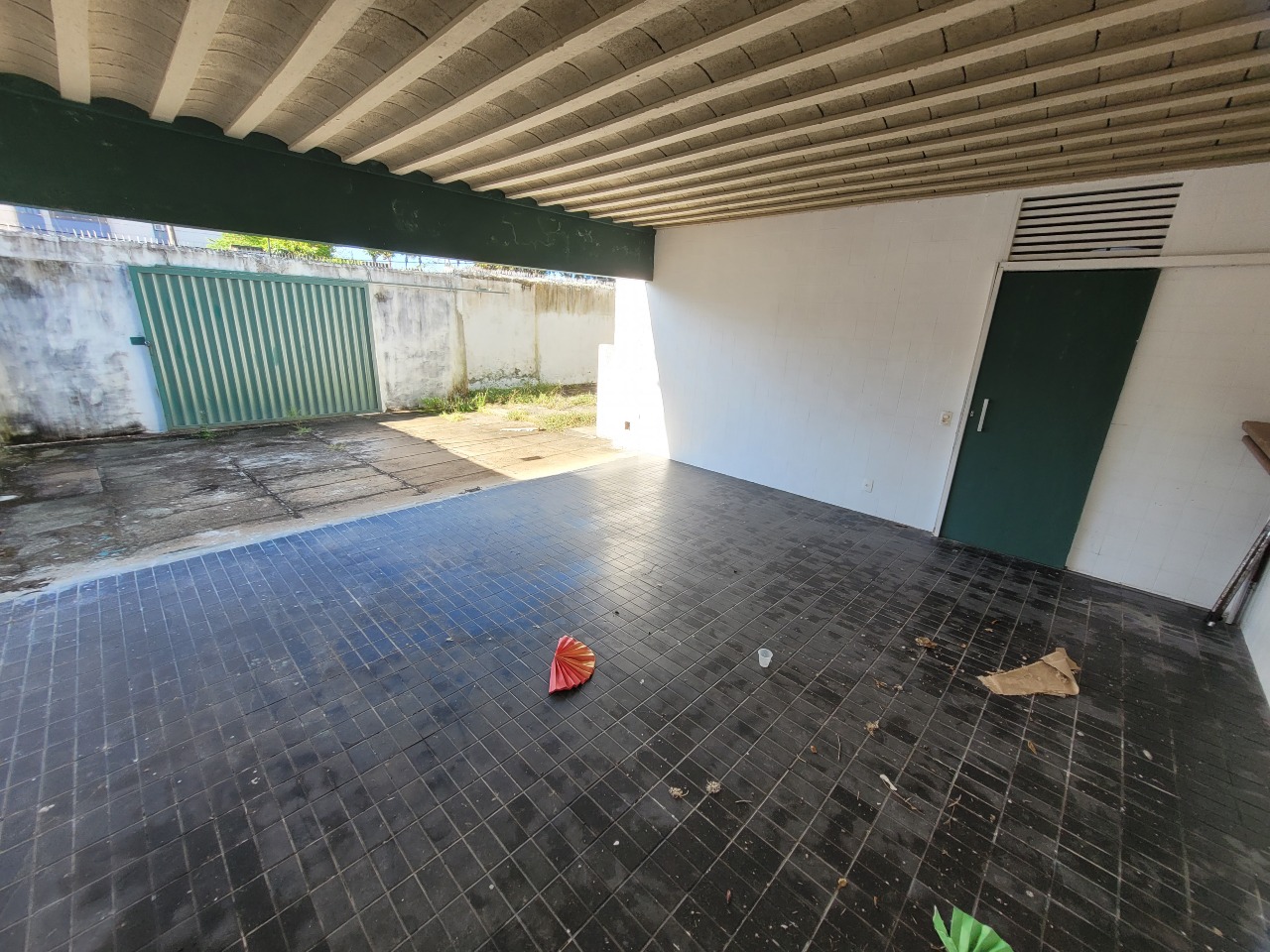 Casa Comercial para aluguel no Candeias: 