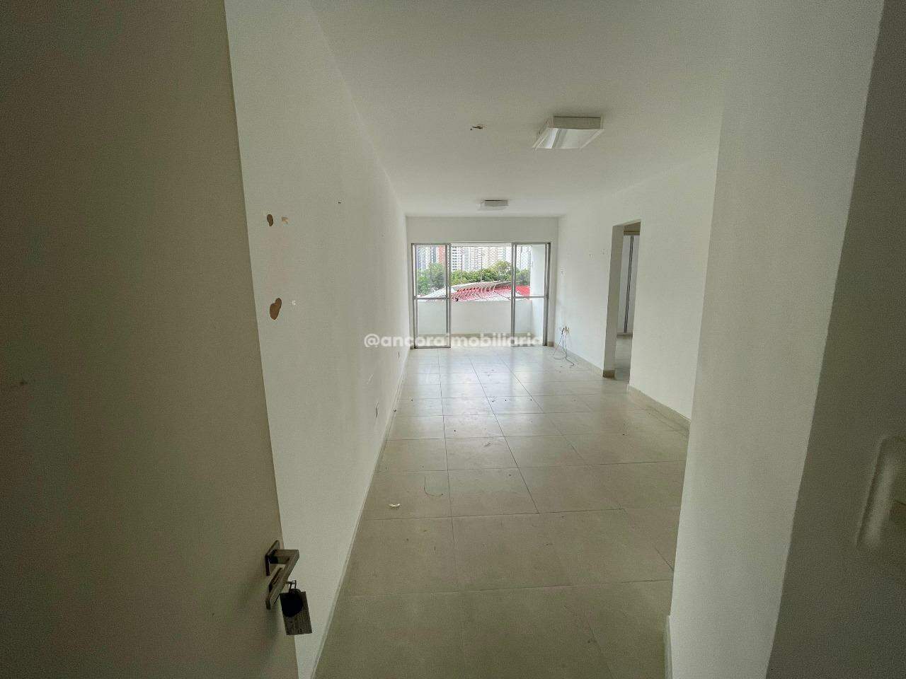 Apartamento para aluguel no Aflitos: 