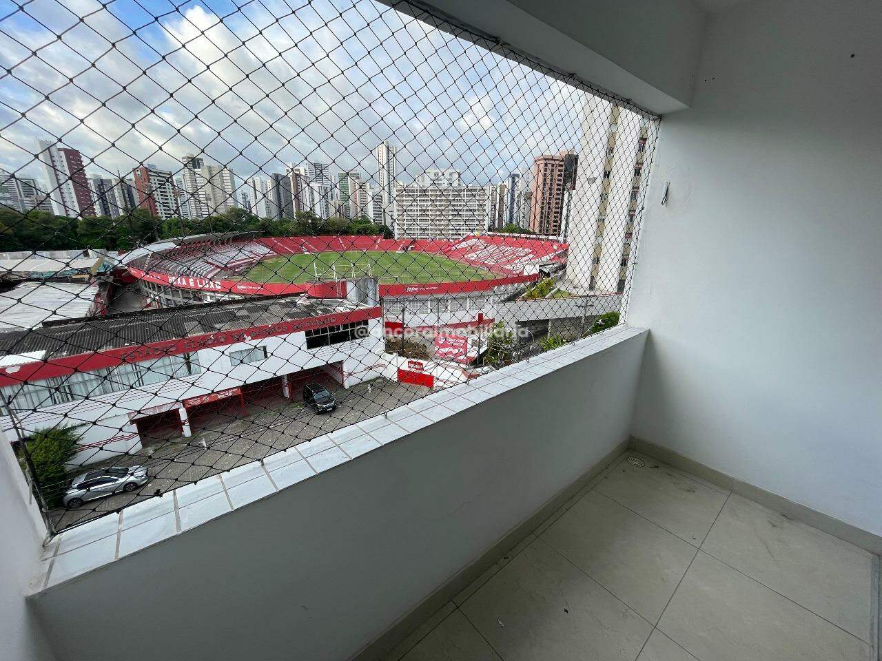 Apartamento para aluguel no Aflitos: