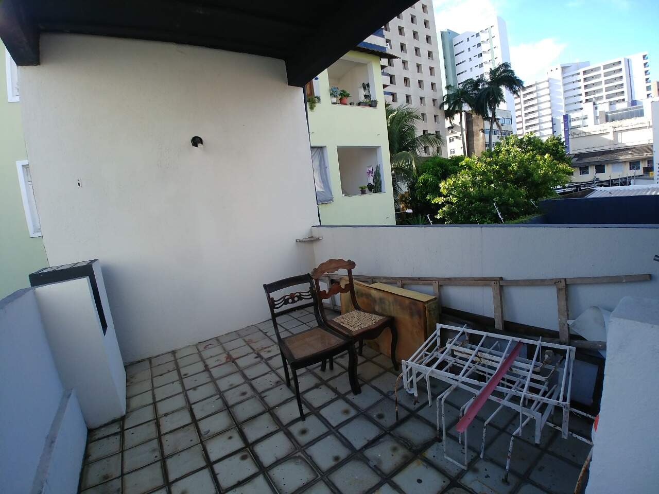 Sala para aluguel no Graças: 