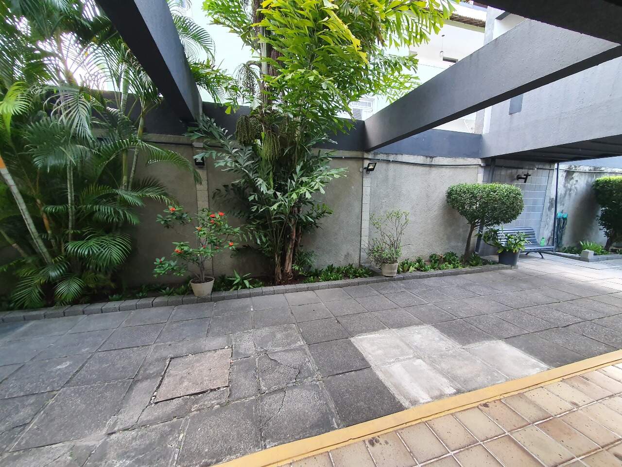 Sala para aluguel no Graças: 