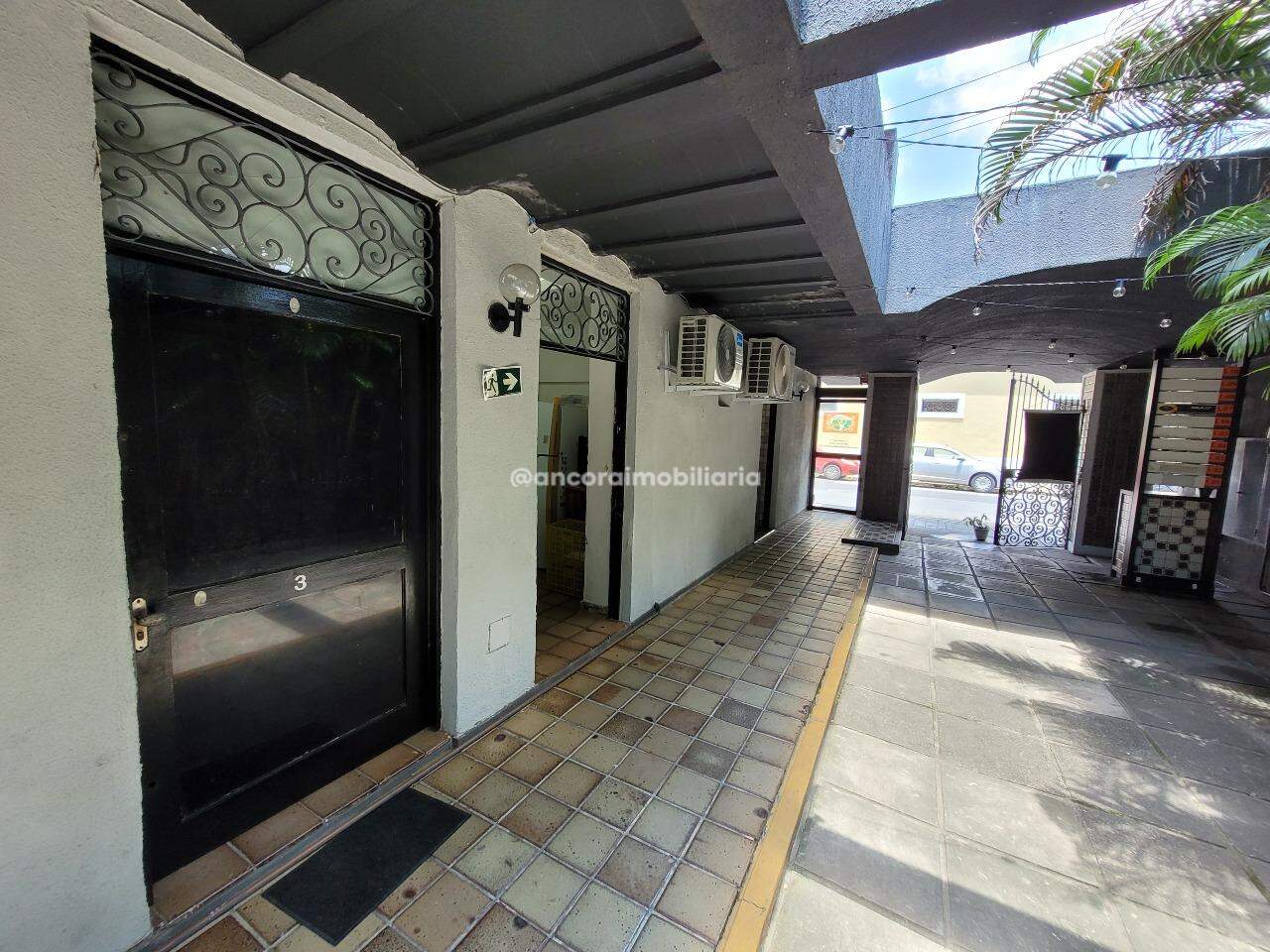 Sala para aluguel no Graças: 