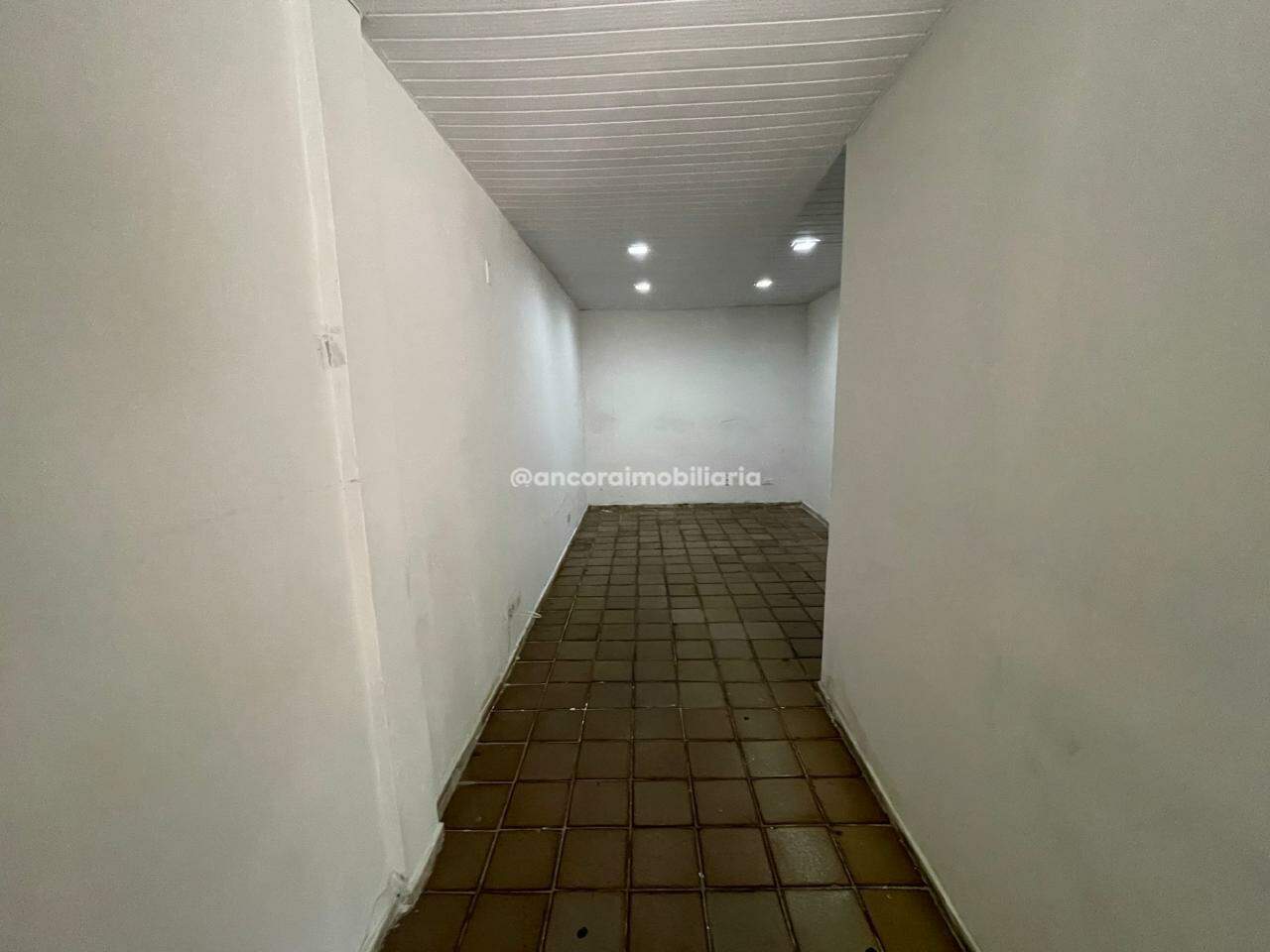 Sala para aluguel no Graças: 