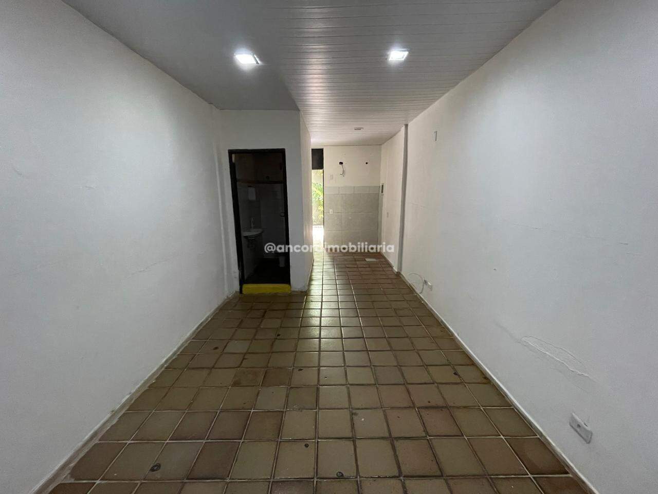 Sala para aluguel no Graças: 