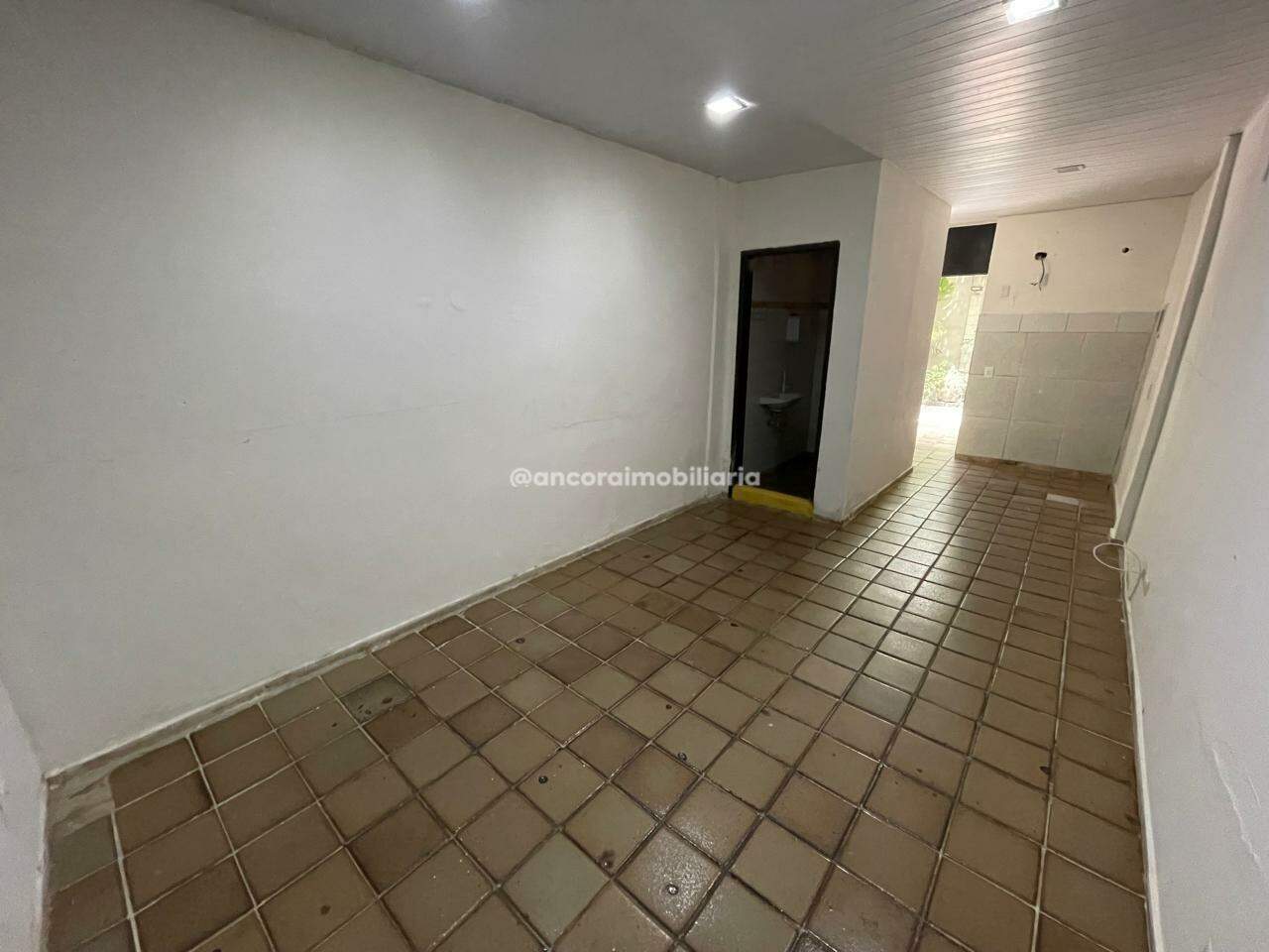 Sala para aluguel no Graças: 