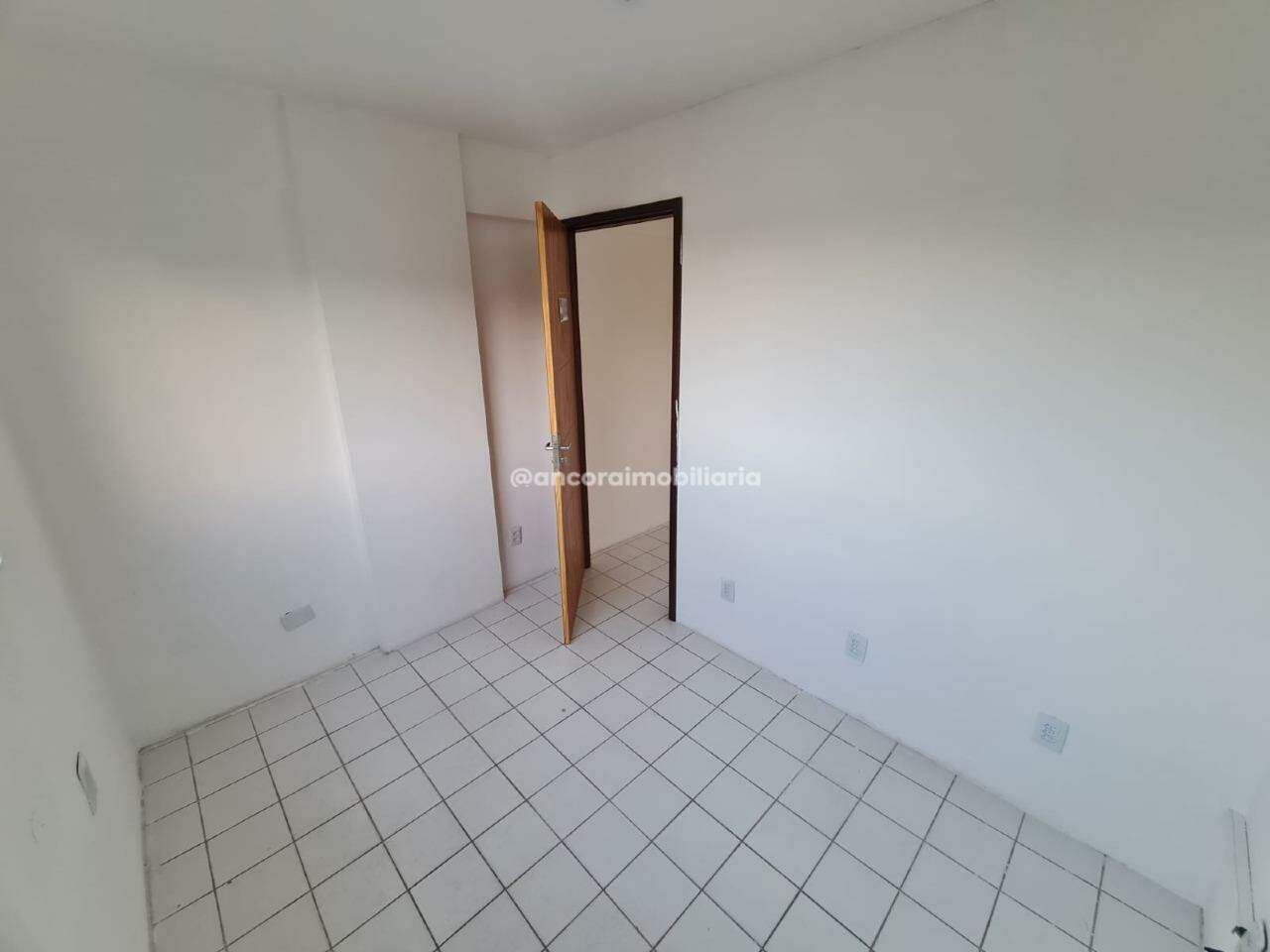 Sala para aluguel no Torreão: 