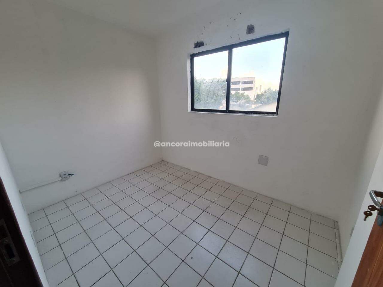 Sala para aluguel no Torreão: 