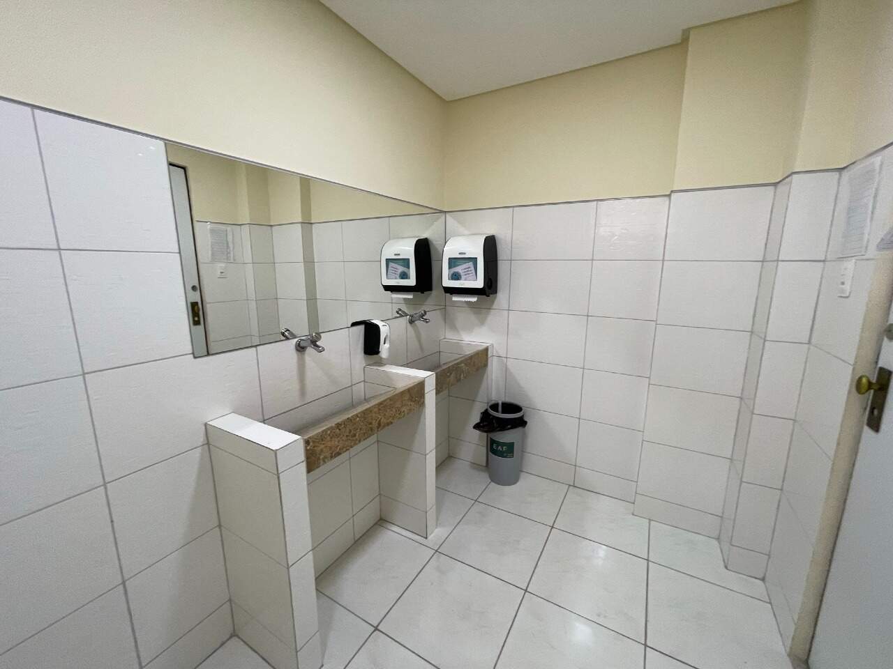 Sala para aluguel no Recife: Bw Feminino