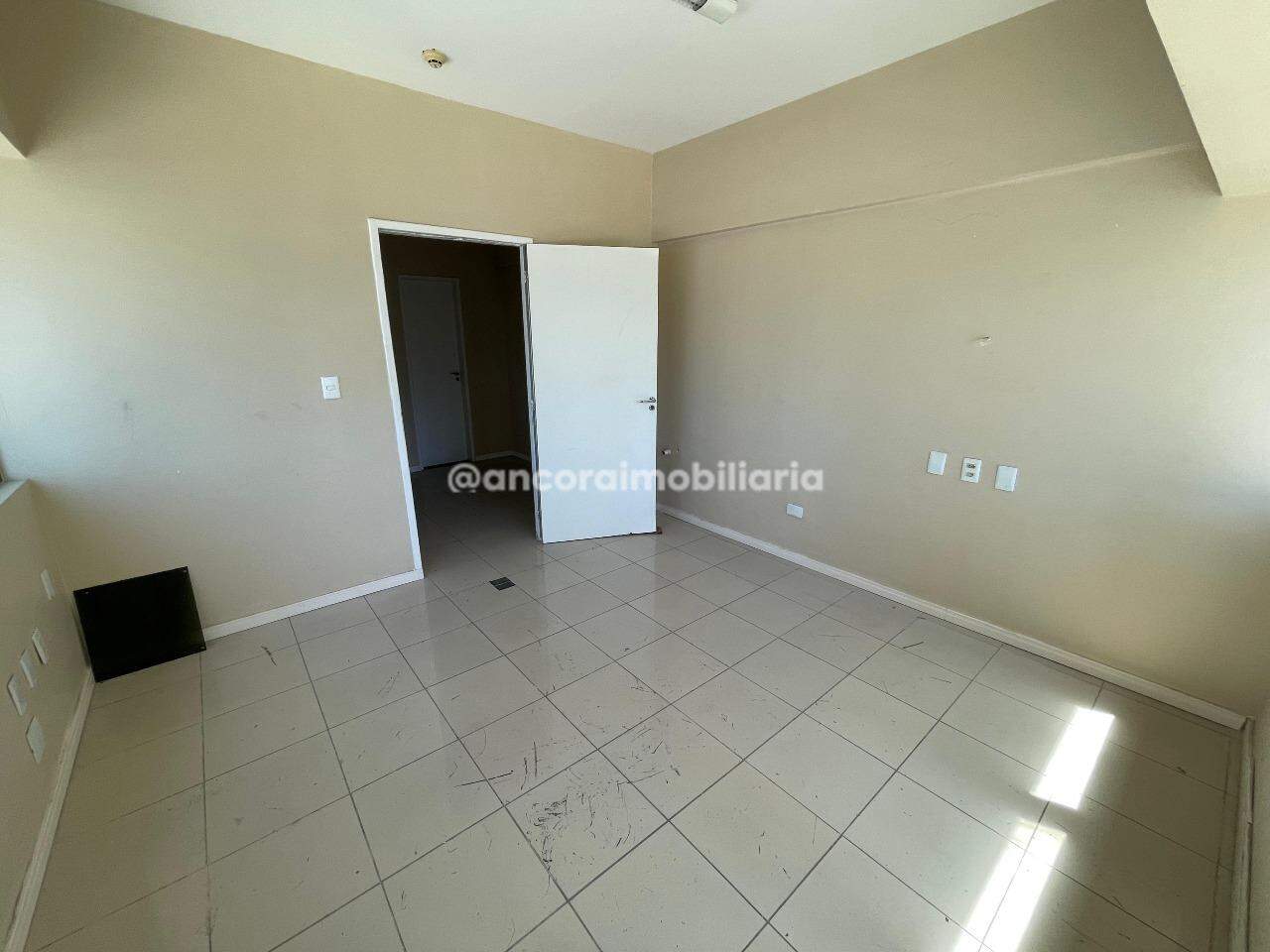 Sala para aluguel no Ilha do Leite: 