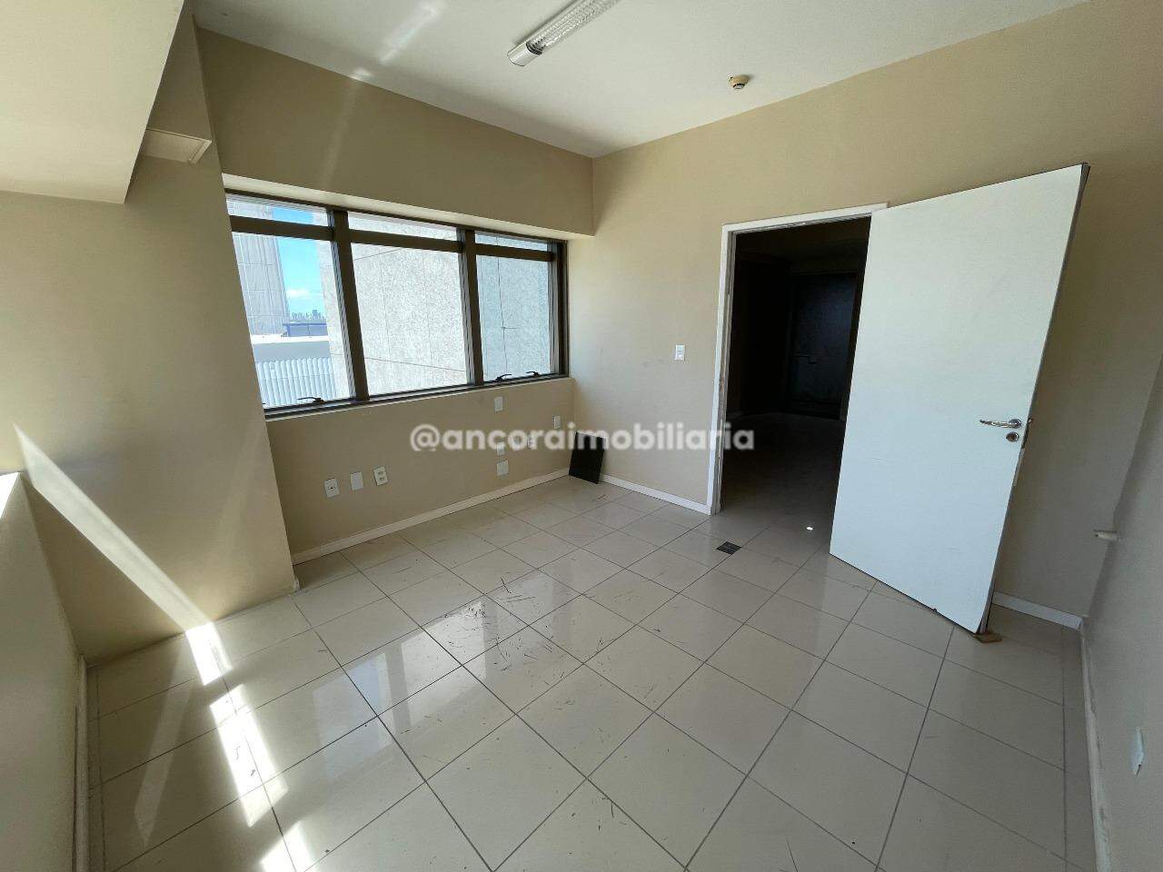 Sala para aluguel no Ilha do Leite: 