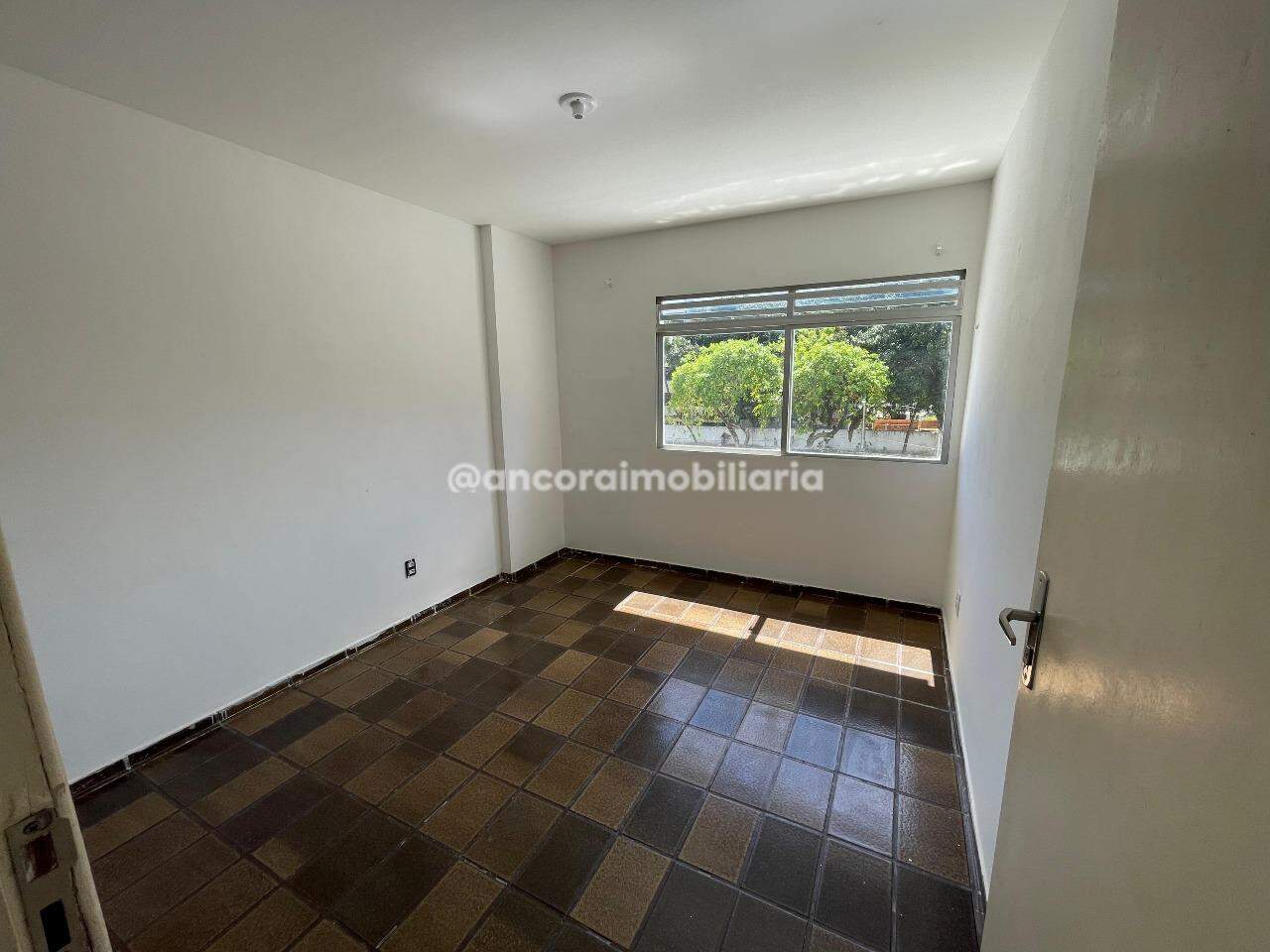 Apartamento para aluguel no Derby: 