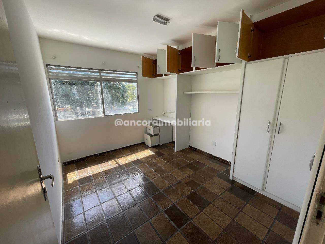 Apartamento para aluguel no Derby: 