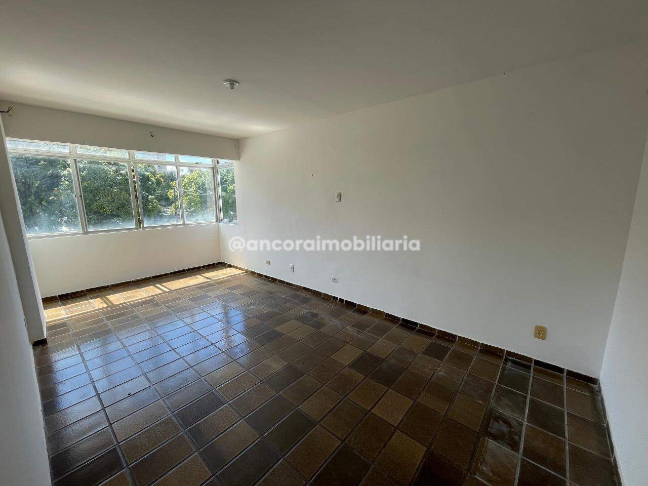 Apartamento para aluguel no Derby: 