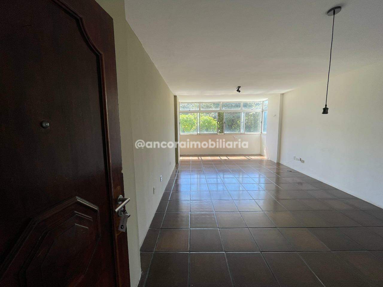 Apartamento para aluguel no Derby: 