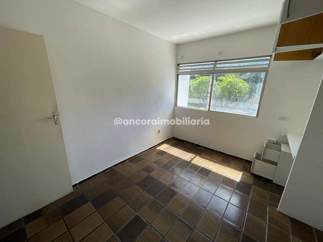 Apartamento para aluguel no Derby: 