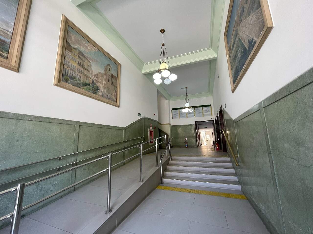 Sala para aluguel no Recife: Entrada Prédio