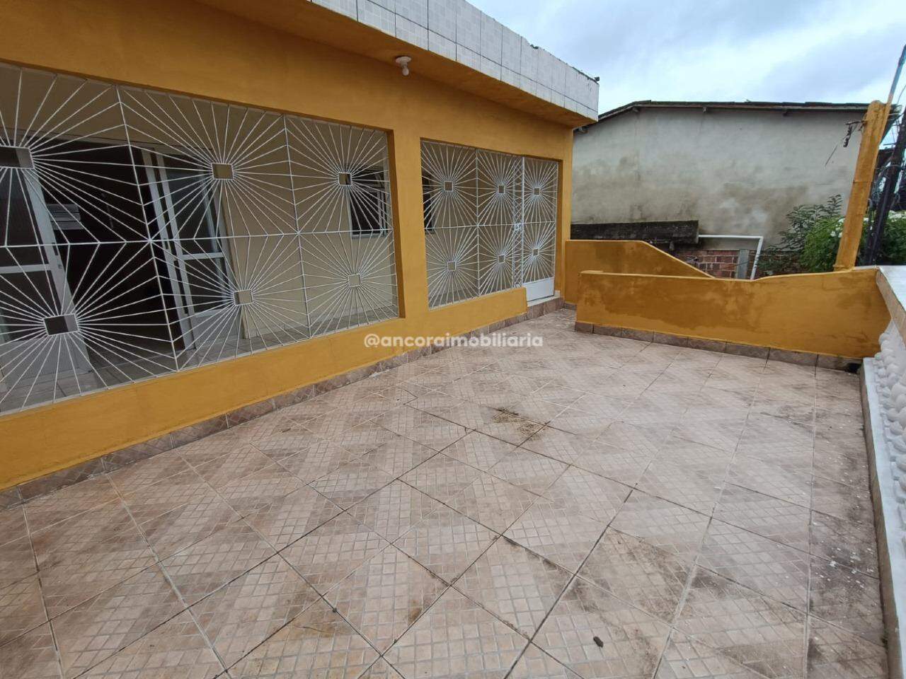 Casa para aluguel no Curado: