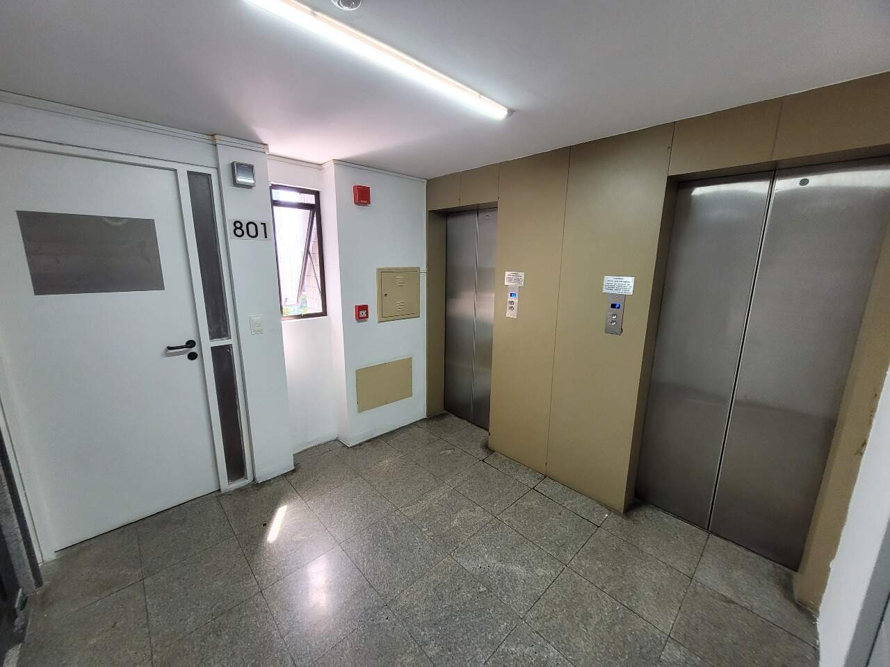 Sala à venda no Ilha do Leite: 