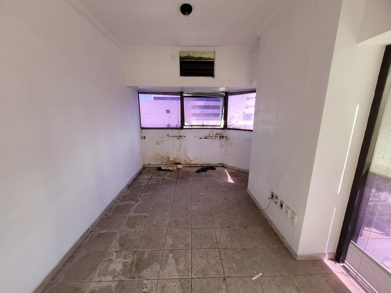 Sala à venda no Ilha do Leite: