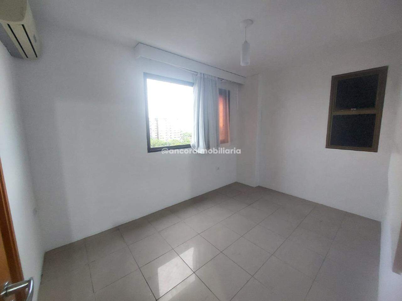 Apartamento à venda no Ilha do Retiro: 