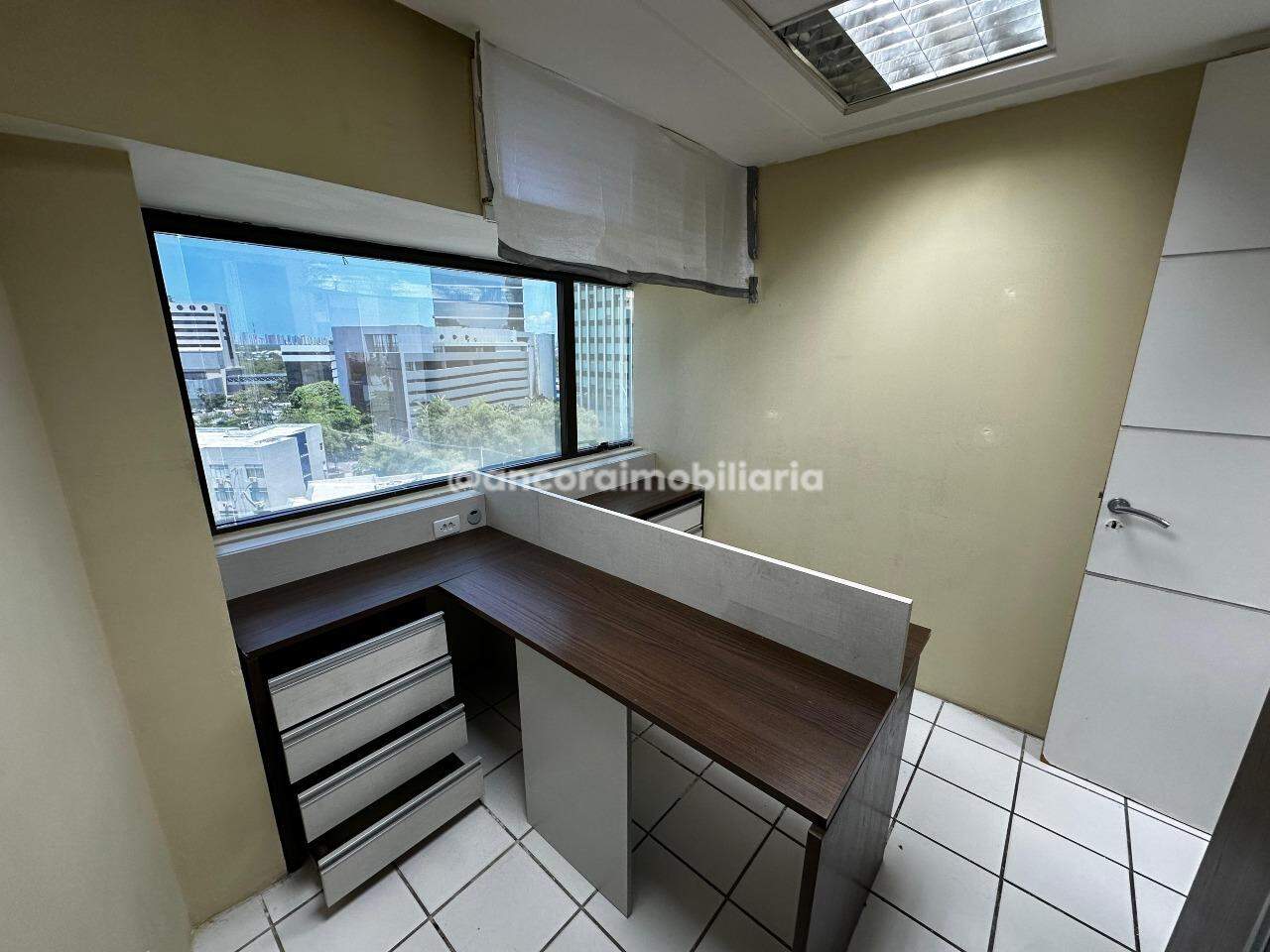Sala para aluguel no Ilha do Leite: 