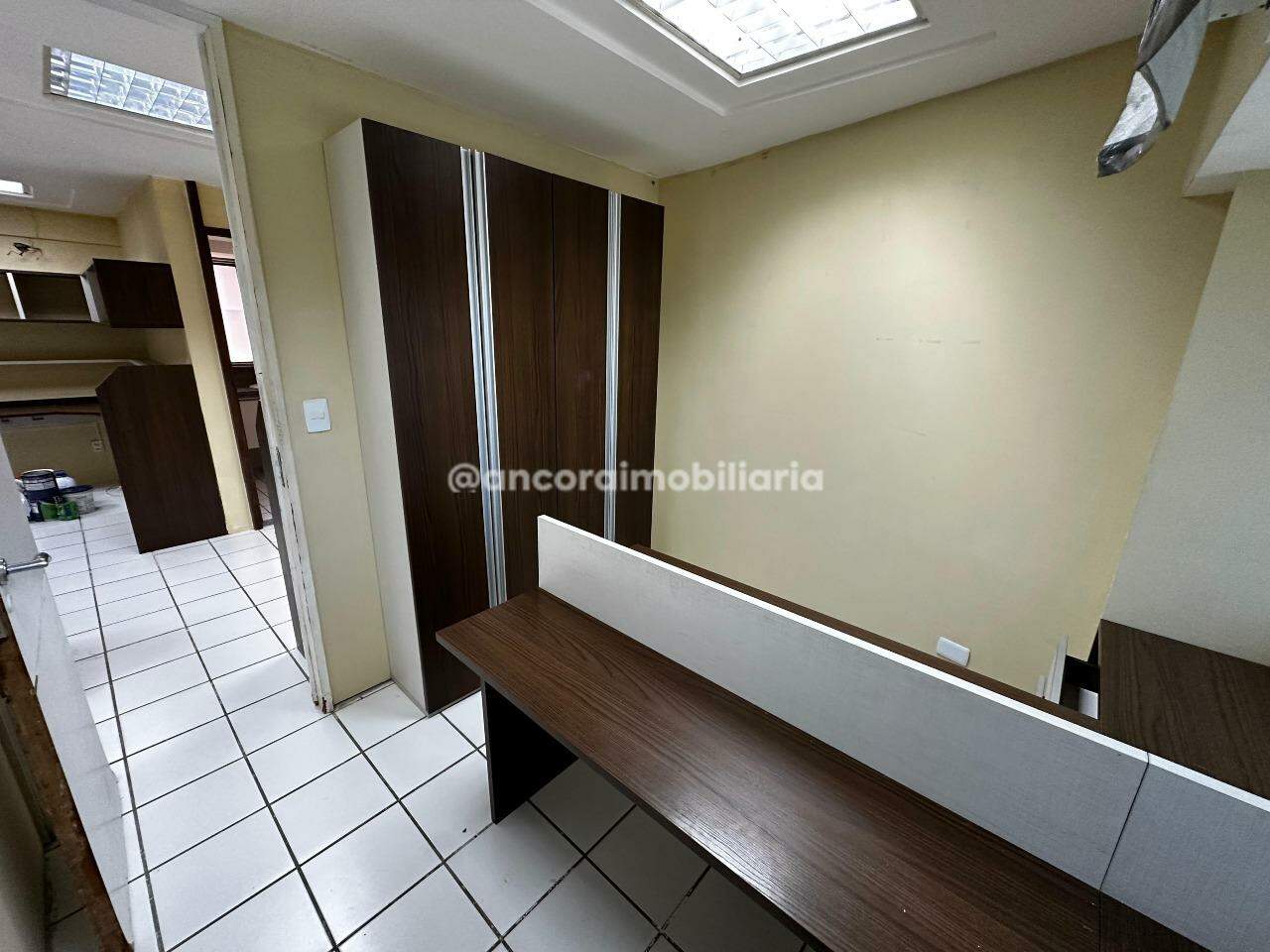 Sala para aluguel no Ilha do Leite: 
