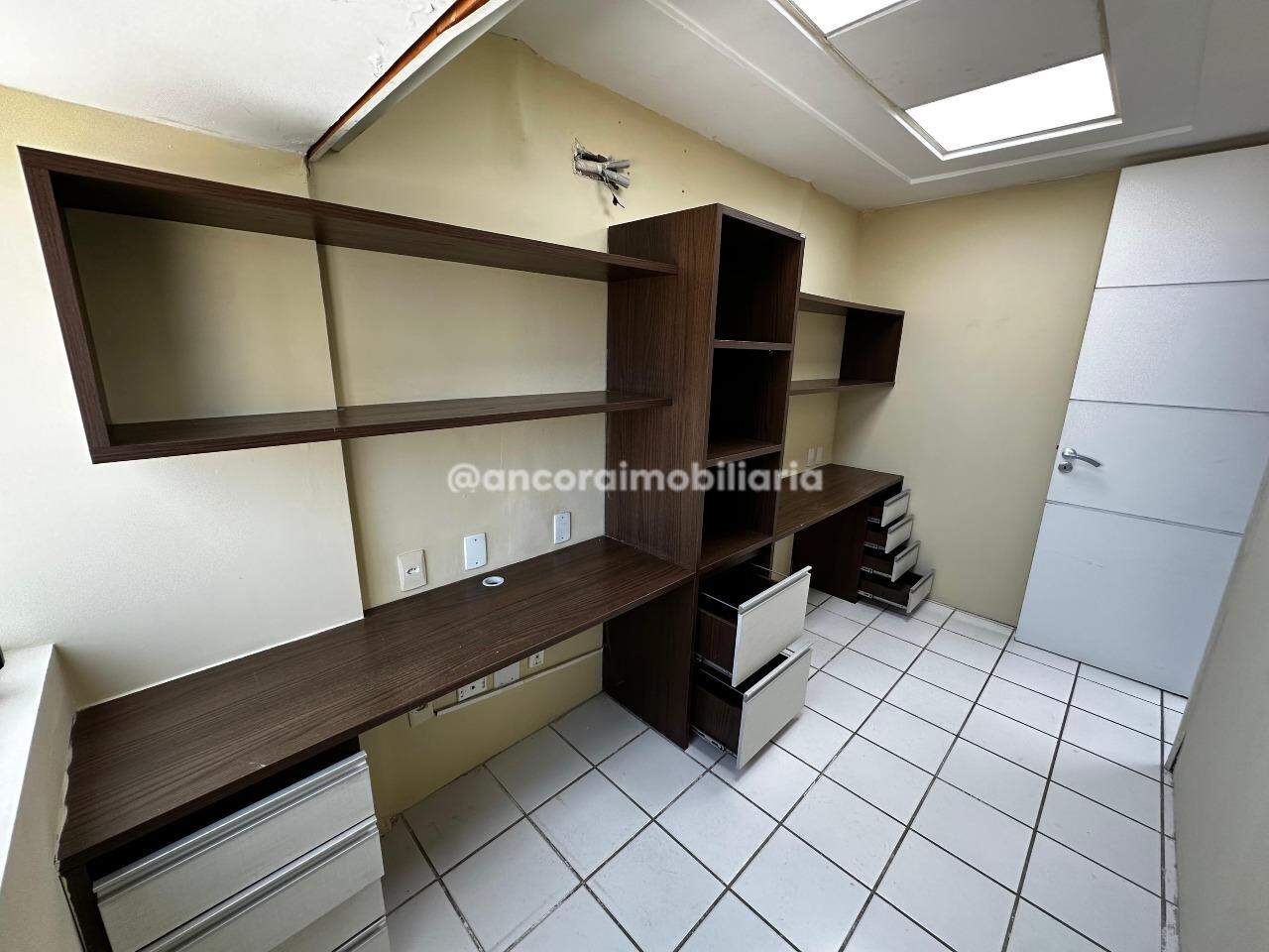 Sala para aluguel no Ilha do Leite: 