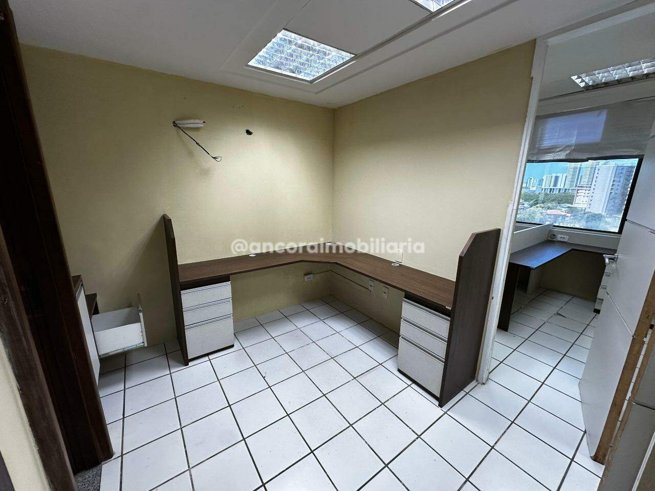 Sala para aluguel no Ilha do Leite: 