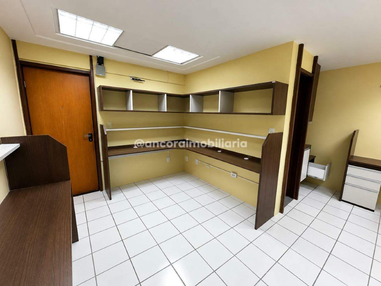 Sala para aluguel no Ilha do Leite: 