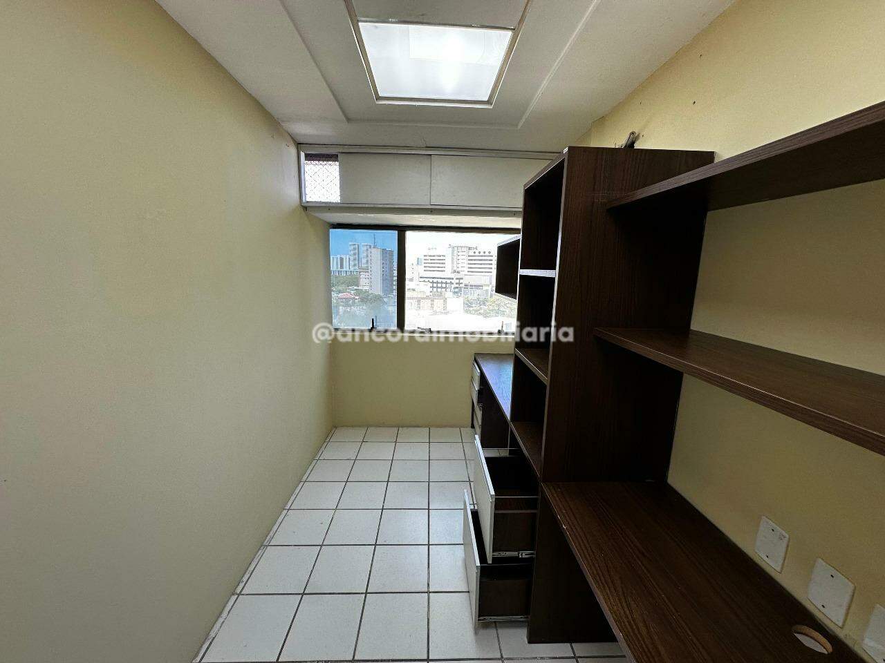 Sala para aluguel no Ilha do Leite: 