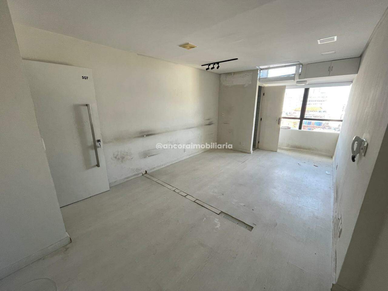 Sala para aluguel no Ilha do Leite: 