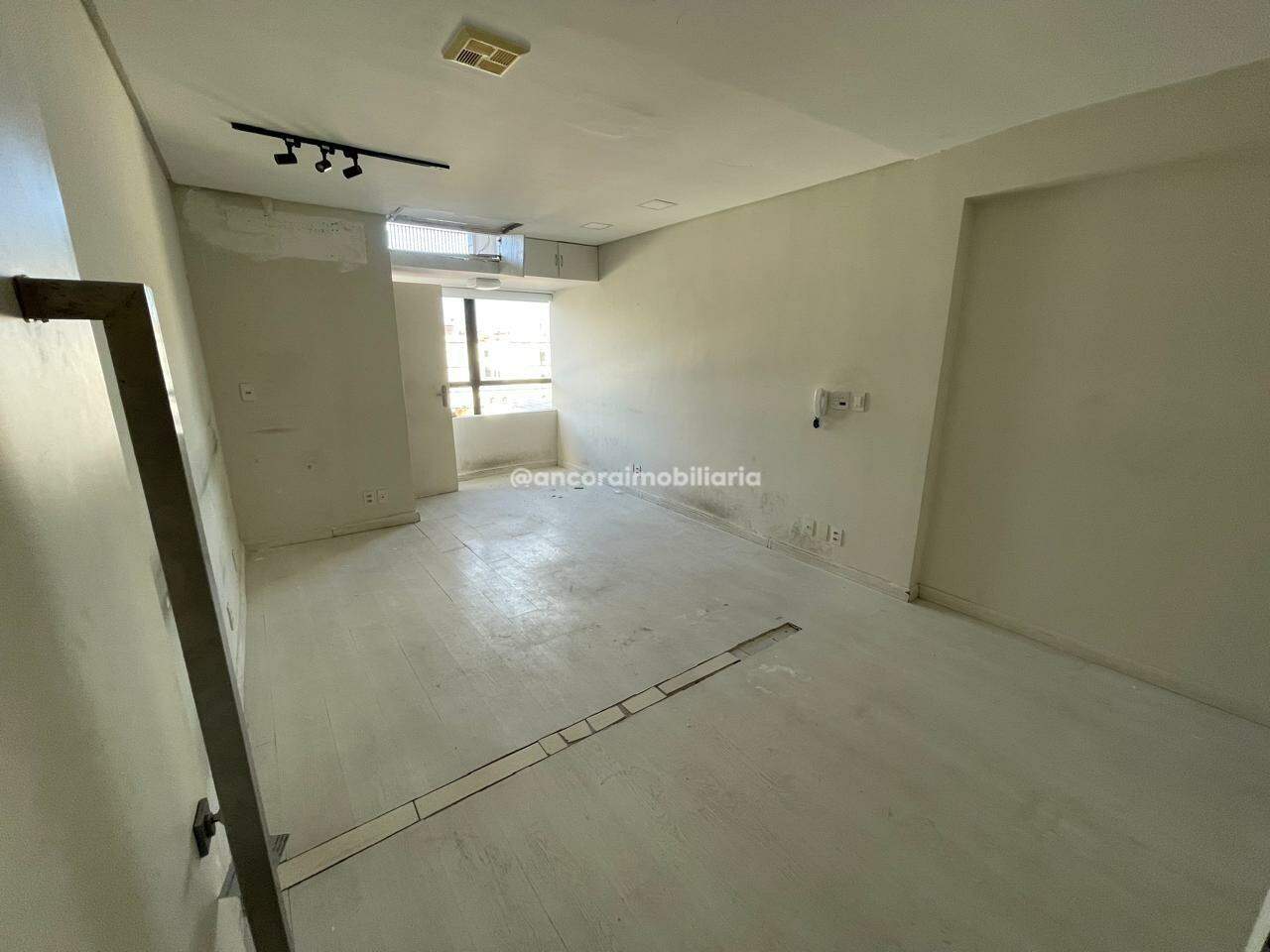 Sala para aluguel no Ilha do Leite: 