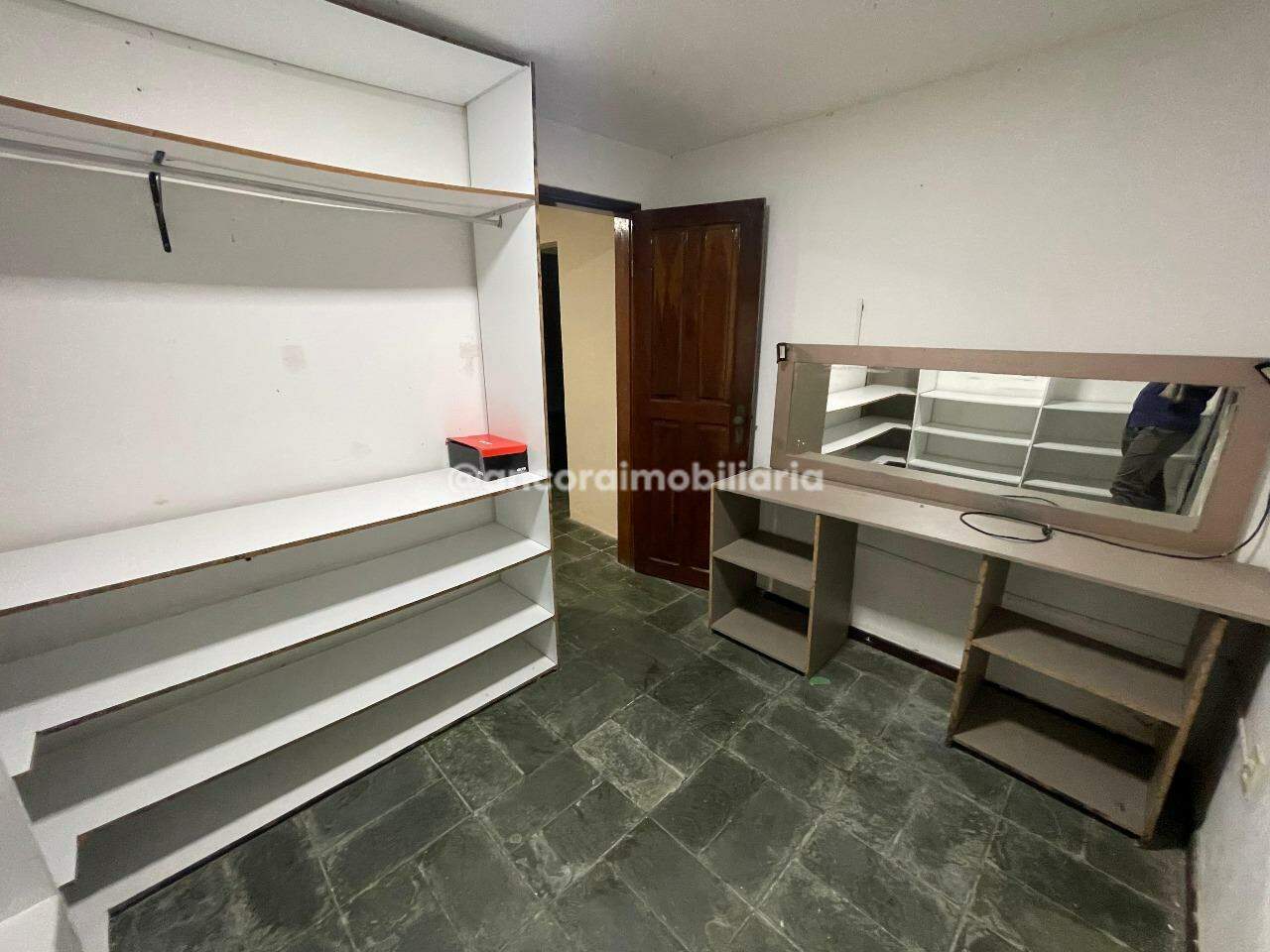 Casa para aluguel no Campo Grande: 